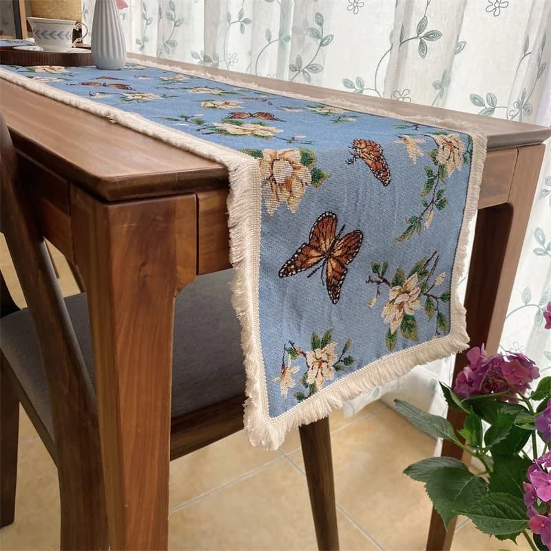 Chemin de table style campagnard américain avec imprimé papillons et fleurs