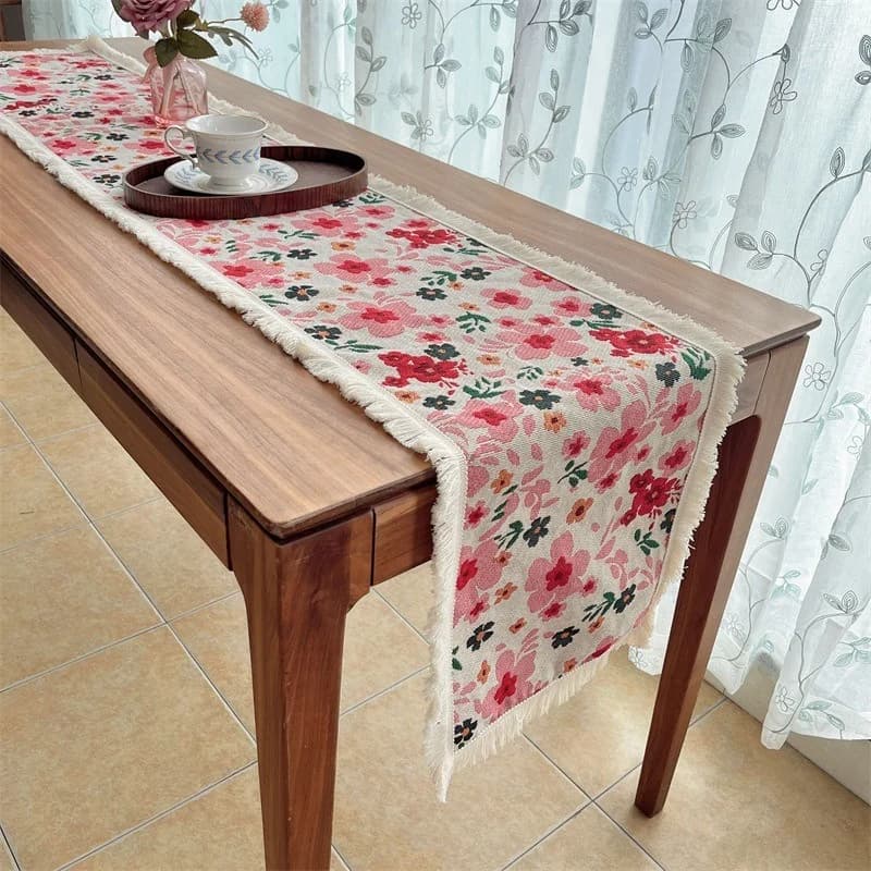 Chemin de table style campagne américaine, mélange coton, décor floral