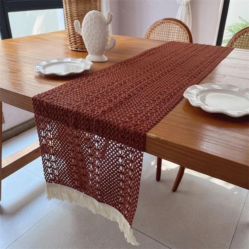 Chemin de table rustique en dentelle de coton avec pompons