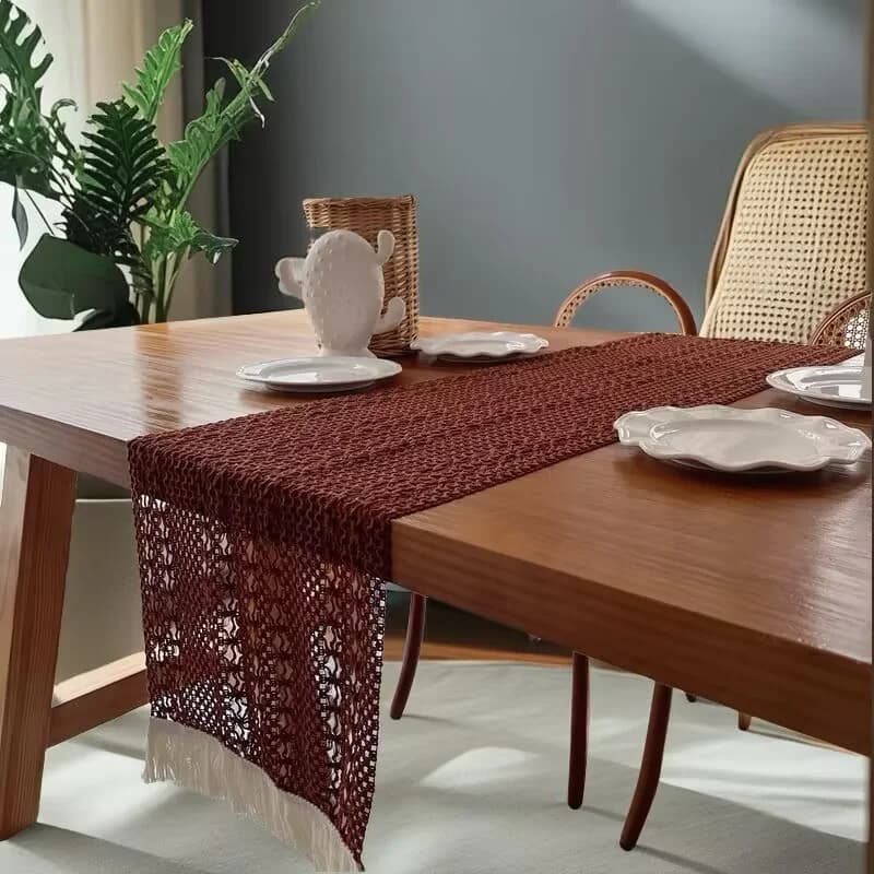 Chemin de table rustique en dentelle de coton avec pompons